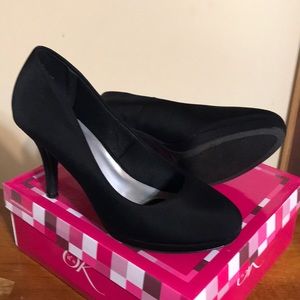 🎉Black satin finish 2 1/2” dress pump.🎉🔥